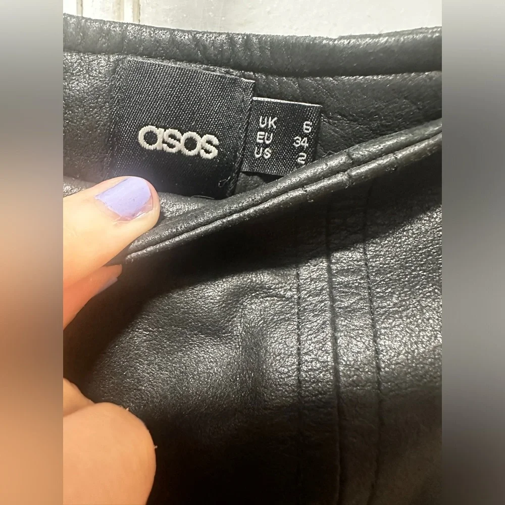 ASOS DESIGN leather-look mini skirt Size 2 - Picture 2 of 5